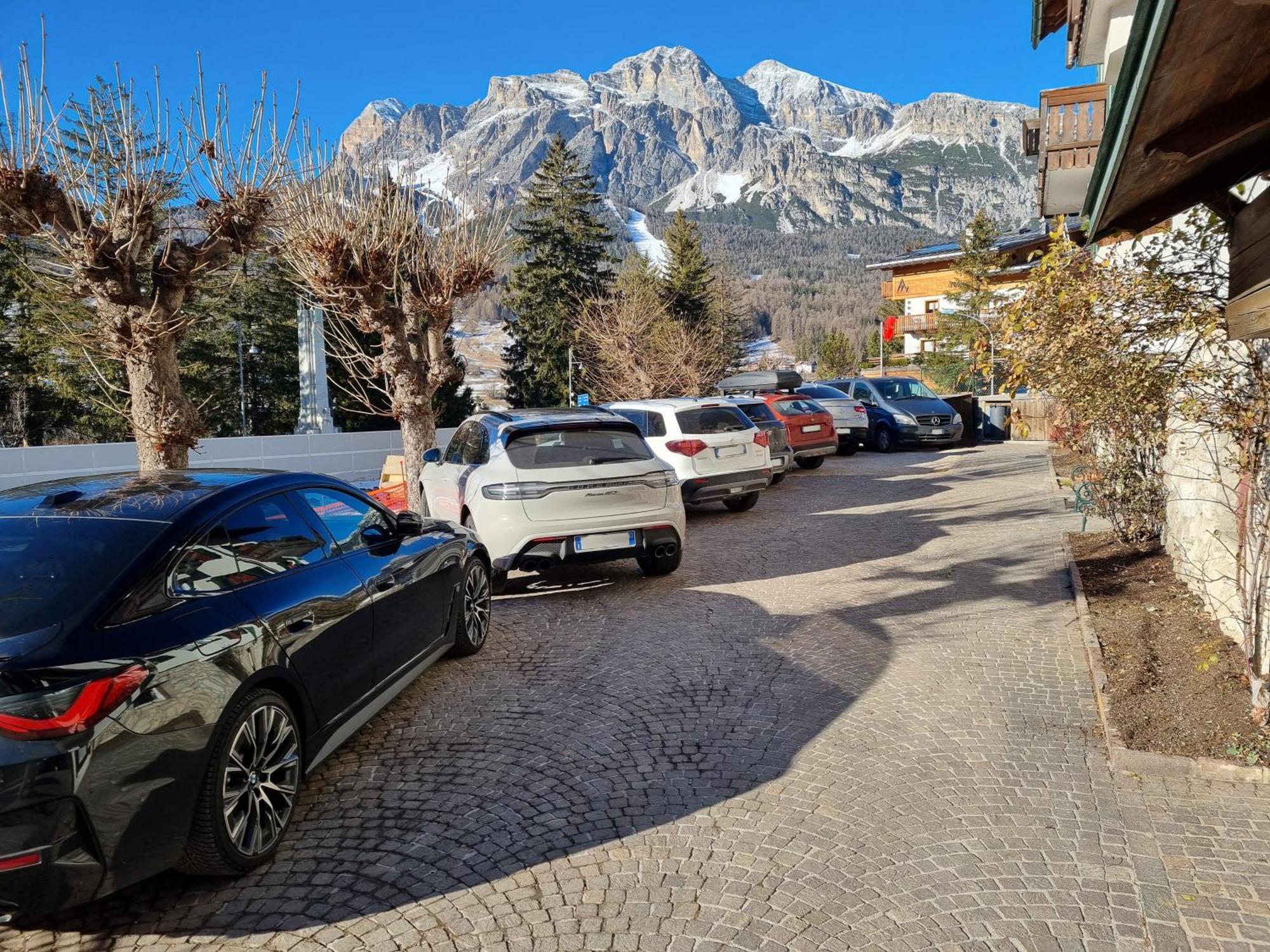 Hotel Meuble Oasi Cortina dʼAmpezzo Extérieur photo