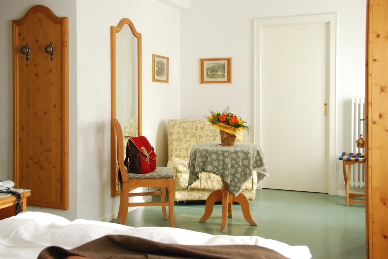 Hotel Meuble Oasi Cortina dʼAmpezzo Extérieur photo