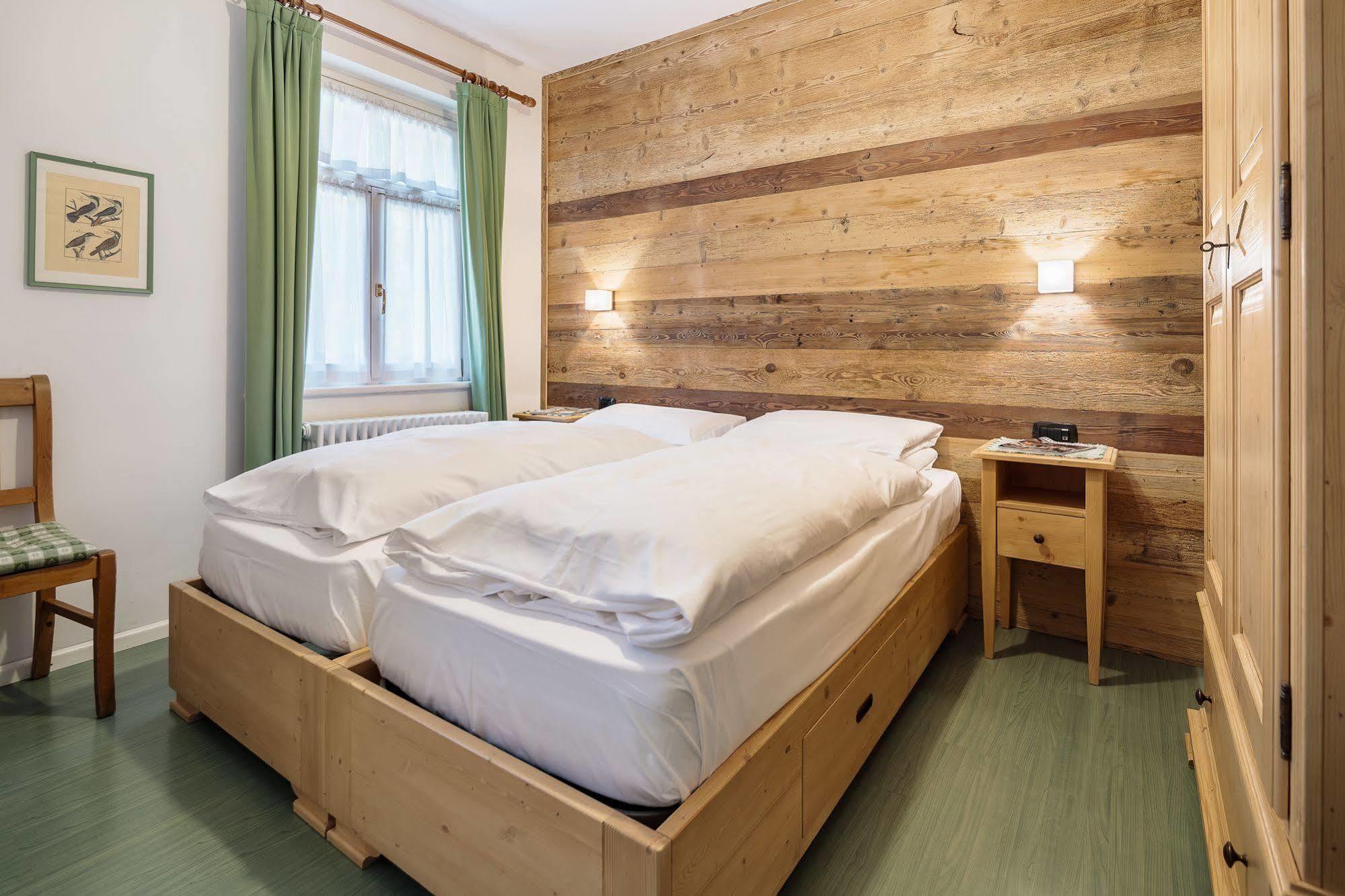 Hotel Meuble Oasi Cortina dʼAmpezzo Extérieur photo